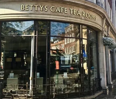 Lakefront 5 Star Country Park Private Fishing Free Parking S *