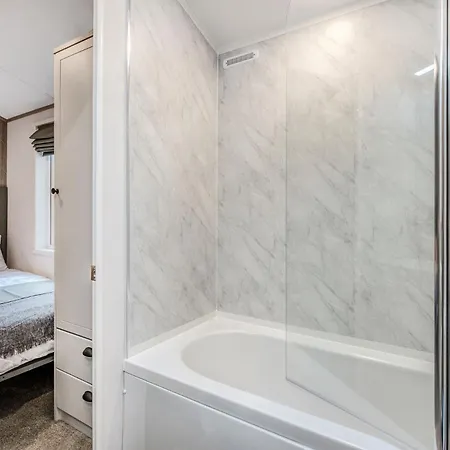 Casa de Férias Lakefront 5 Star Country Park Private Fishing Free Parking S