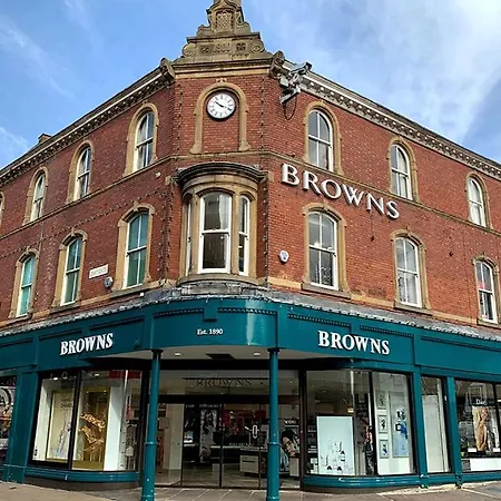 Lakefront 5 Star Country Park Private Fishing Free Parking S Malton