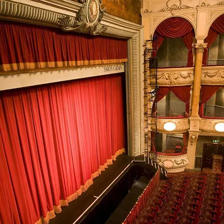 Lakefront 5 Star Country Park Private Fishing Free Parking S