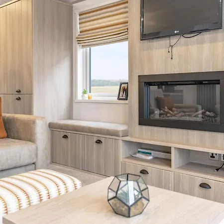 Lakefront 5 Star Country Park Private Fishing Free Parking S Malton