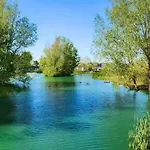 Lakefront 5 Star Country Park Private Fishing Free Parking S Малтон
